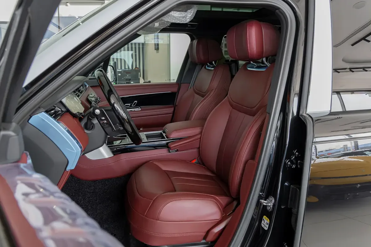 Land Rover Range Rover 4.4 AT AWD (530 hp) - 9