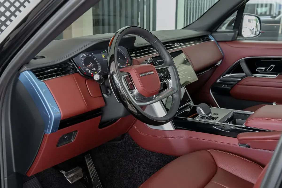 Land Rover Range Rover 4.4 AT AWD (530 hp) - 10