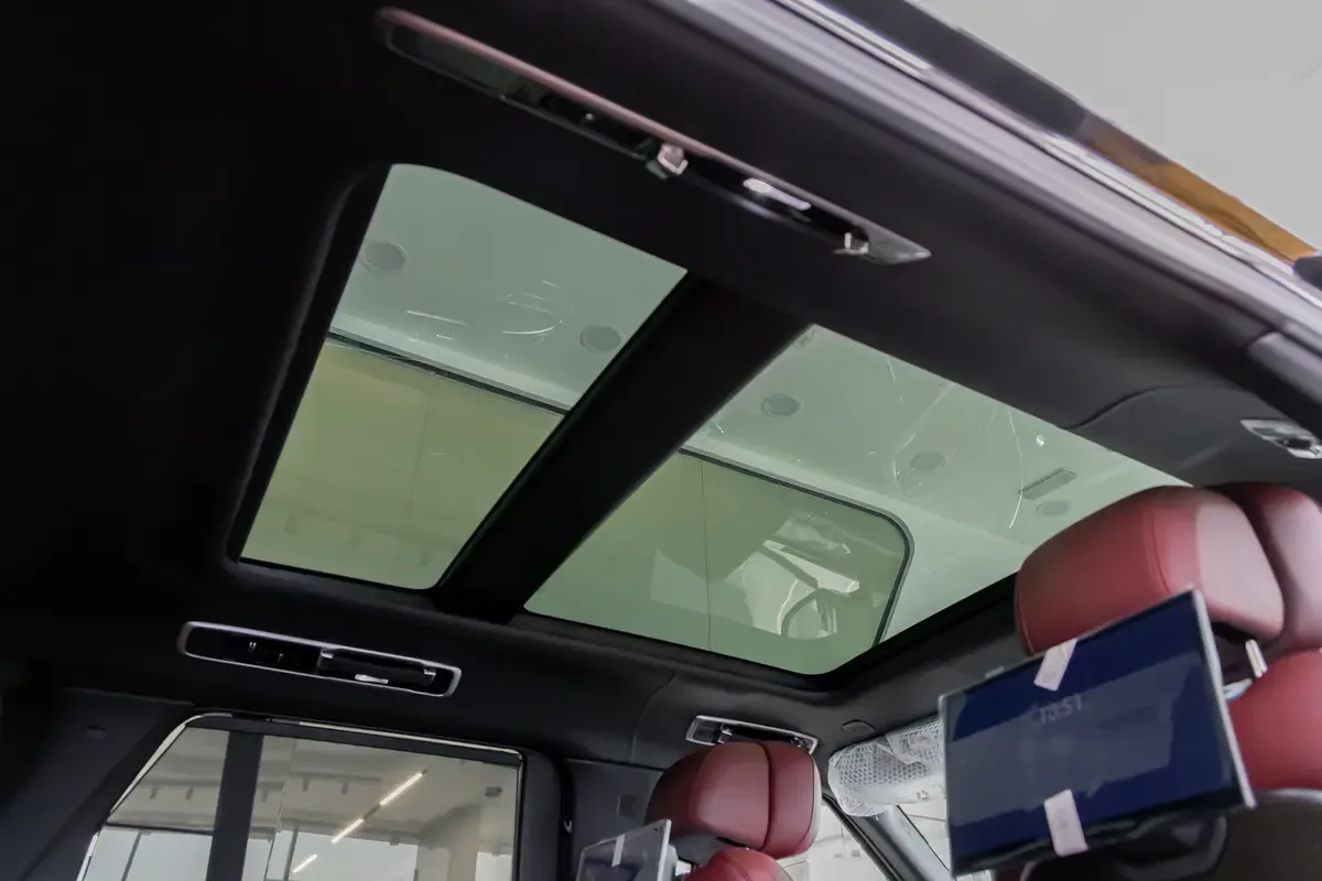 Land Rover Range Rover 4.4 AT AWD (530 hp) - 16