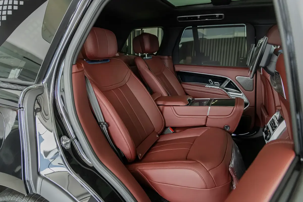 Land Rover Range Rover 4.4 AT AWD (530 hp) - 14