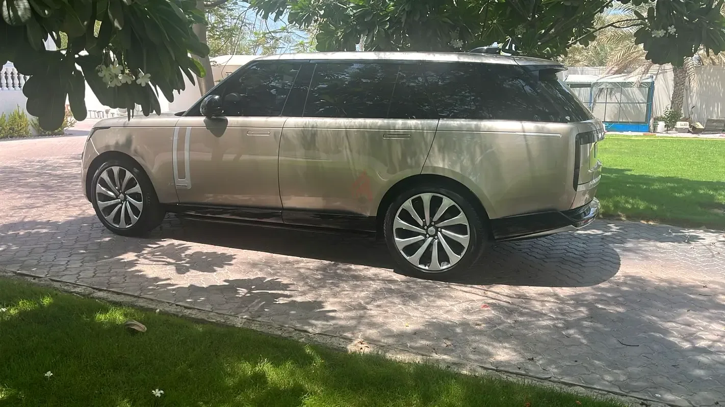 Land Rover Range Rover 4.4 AT AWD (530 حصان) - 4