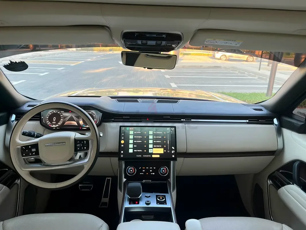 Land Rover Range Rover 4.4 AT AWD (530 حصان) - 12