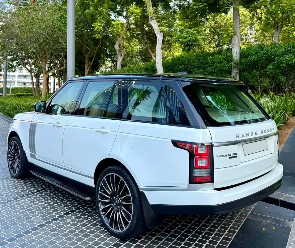 Land Rover Range Rover 5.0 V8 Supercharged AT AWD (550 hp)