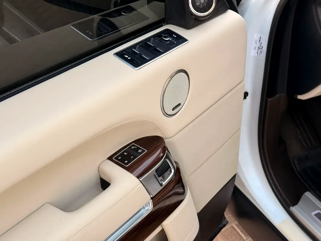 Land Rover Range Rover 5.0 V8 Supercharged AT AWD (550 حصان) - 15