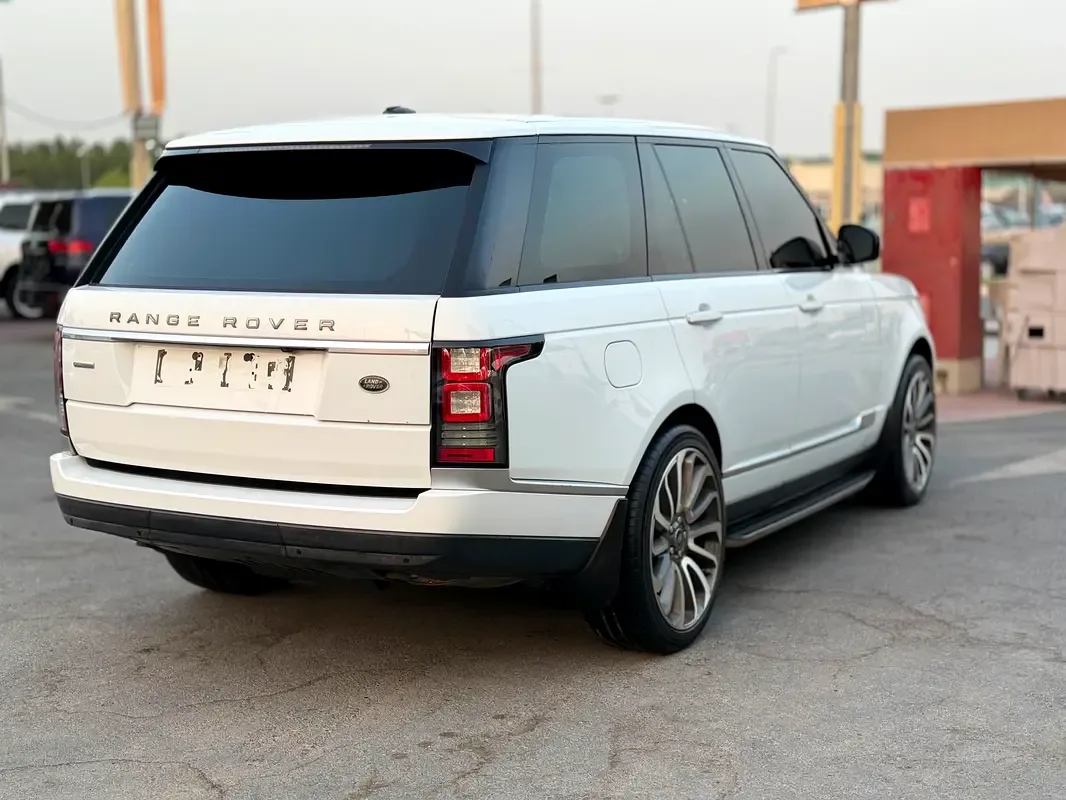 Land Rover Range Rover 5.0 V8 Supercharged AT AWD (550 حصان) - 11