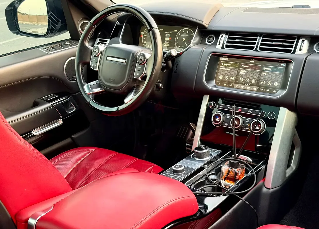 Land Rover Range Rover 5.0 V8 Supercharged AT AWD (550 حصان) - 11