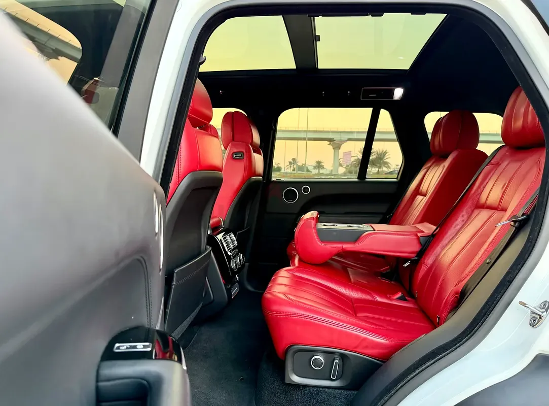 Land Rover Range Rover 5.0 V8 Supercharged AT AWD (550 حصان) - 9