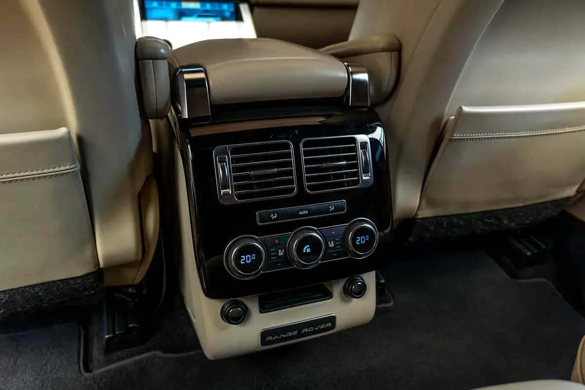 Land Rover Range Rover 5.0 V8 Supercharged AT AWD (550 حصان) - 18