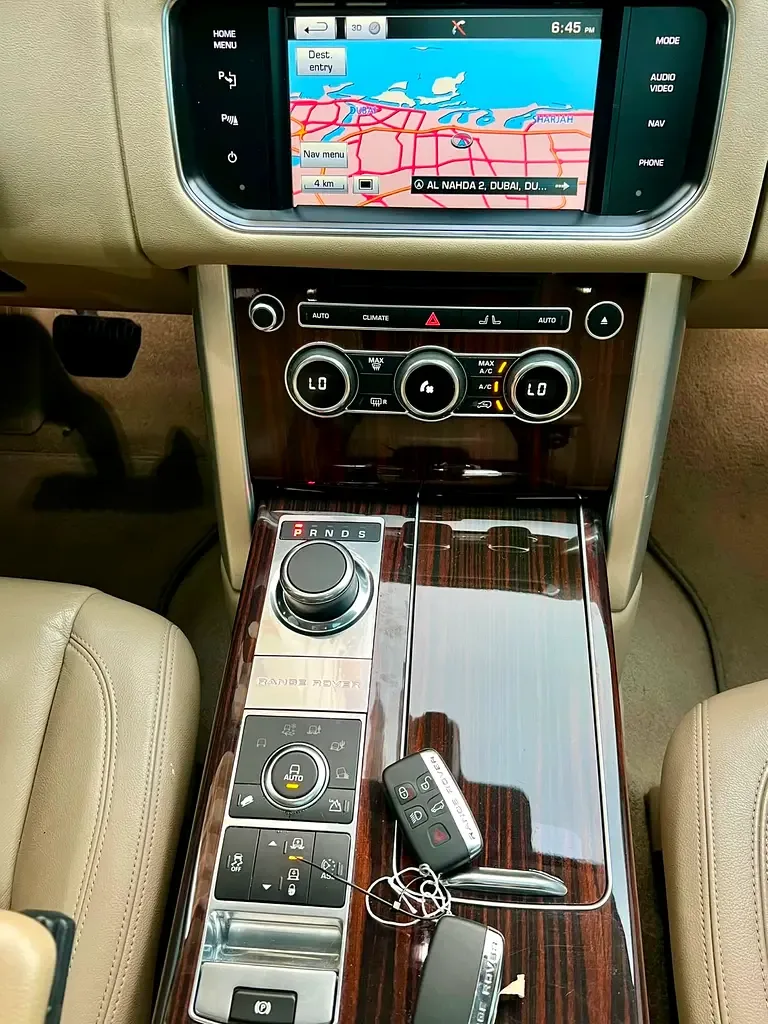 Land Rover Range Rover 5.0 V8 Supercharged AT AWD (550 حصان) - 19
