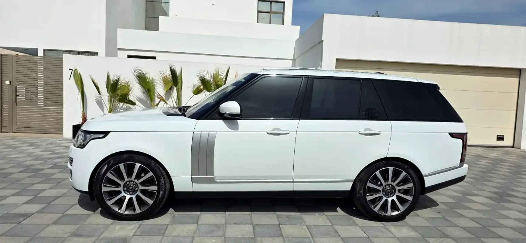 Land Rover Range Rover 5.0 V8 Supercharged AT AWD (550 حصان) - 3