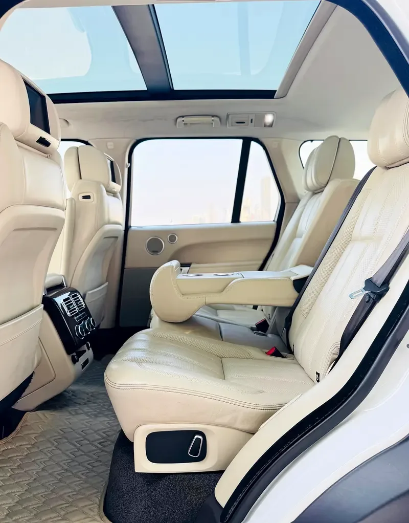 Land Rover Range Rover 5.0 V8 Supercharged AT AWD (550 حصان) - 11