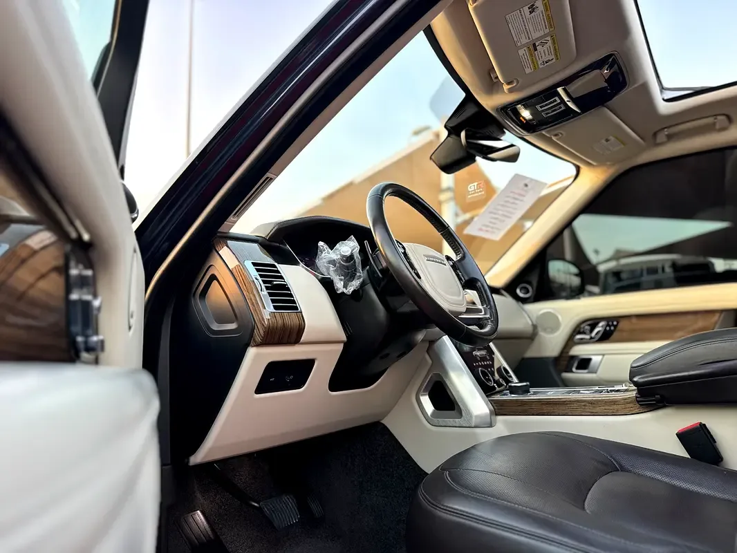 Land Rover Range Rover 5.0 V8 Supercharged AT AWD (565 حصان) - 11