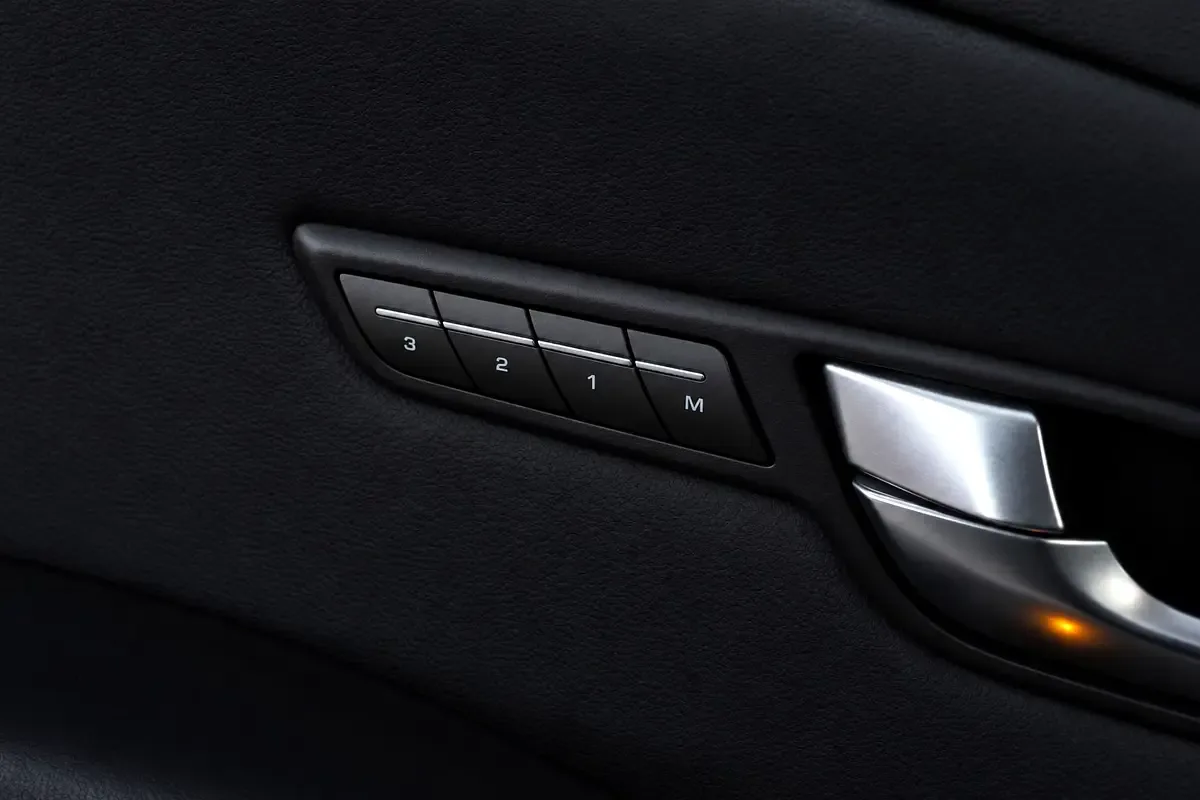 Land Rover Range Rover Evoque 2.0 AT 4WD (240 hp) - 13