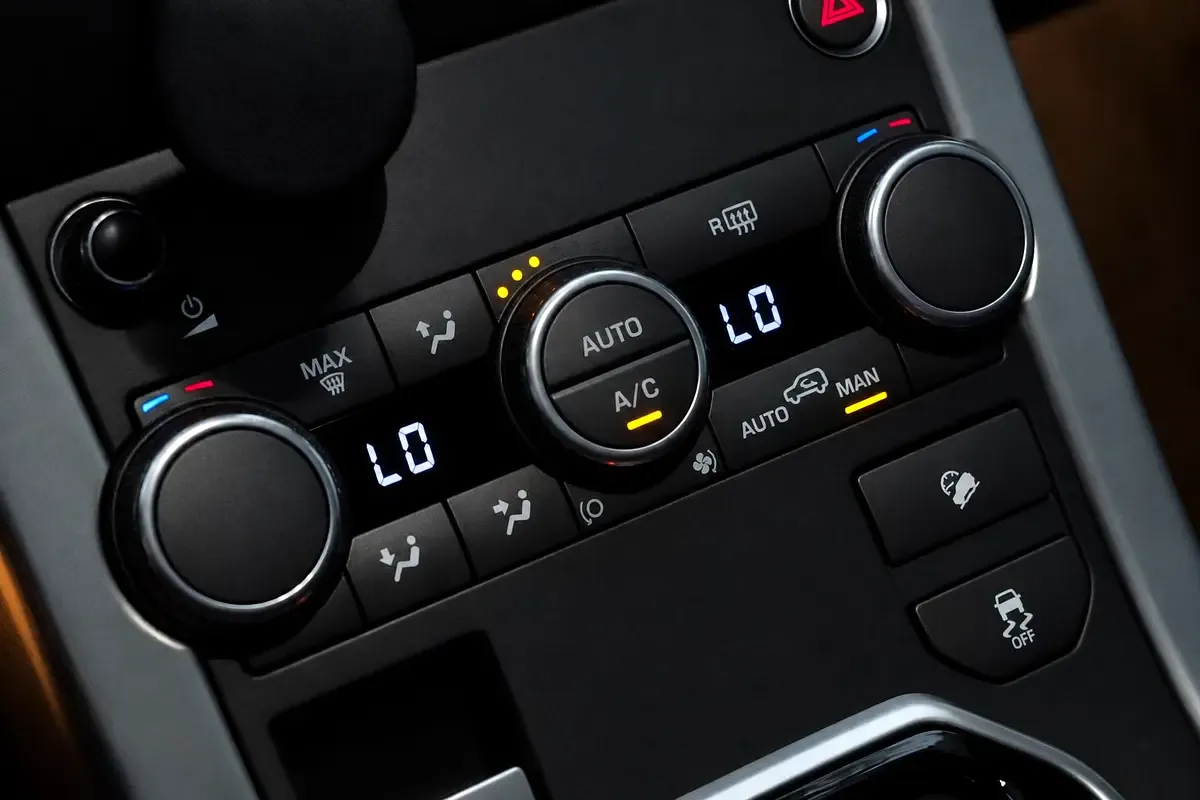 Land Rover Range Rover Evoque 2.0 AT 4WD (240 hp) - 14