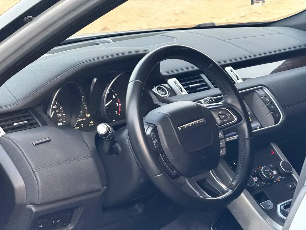 Land Rover Range Rover Evoque 2.0 AT AWD (240 hp) - 10