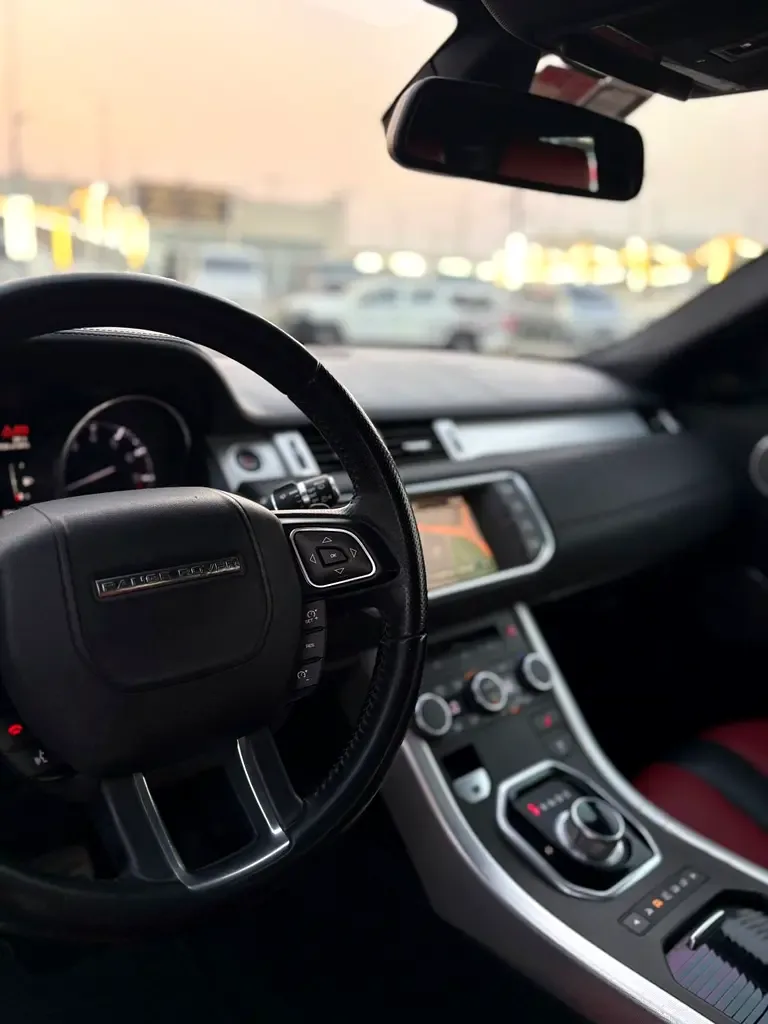 Land Rover Range Rover Evoque 2.0 AT AWD (240 حصان) - 12