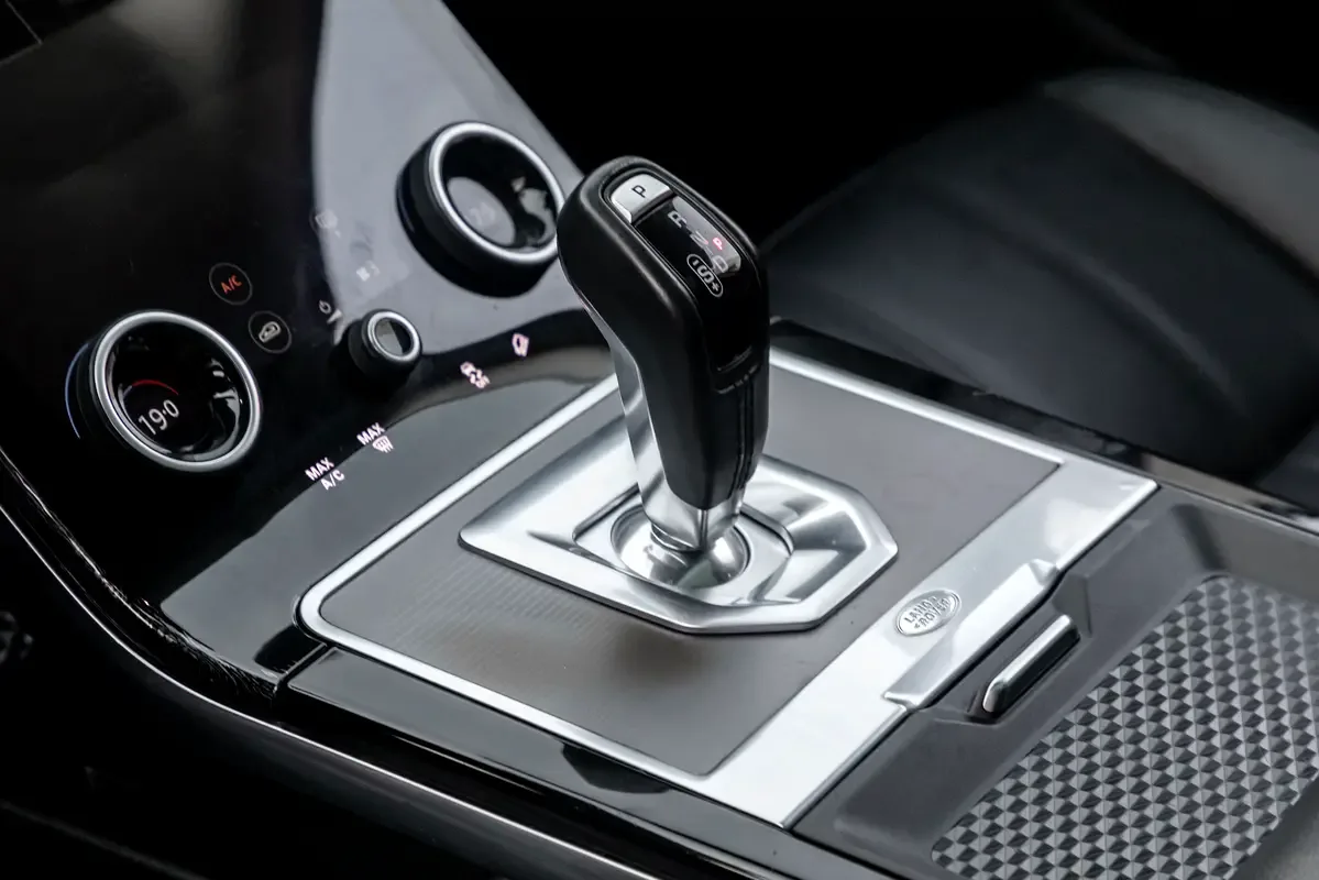 Land Rover Range Rover Evoque P200 AT AWD (200 hp) - 10
