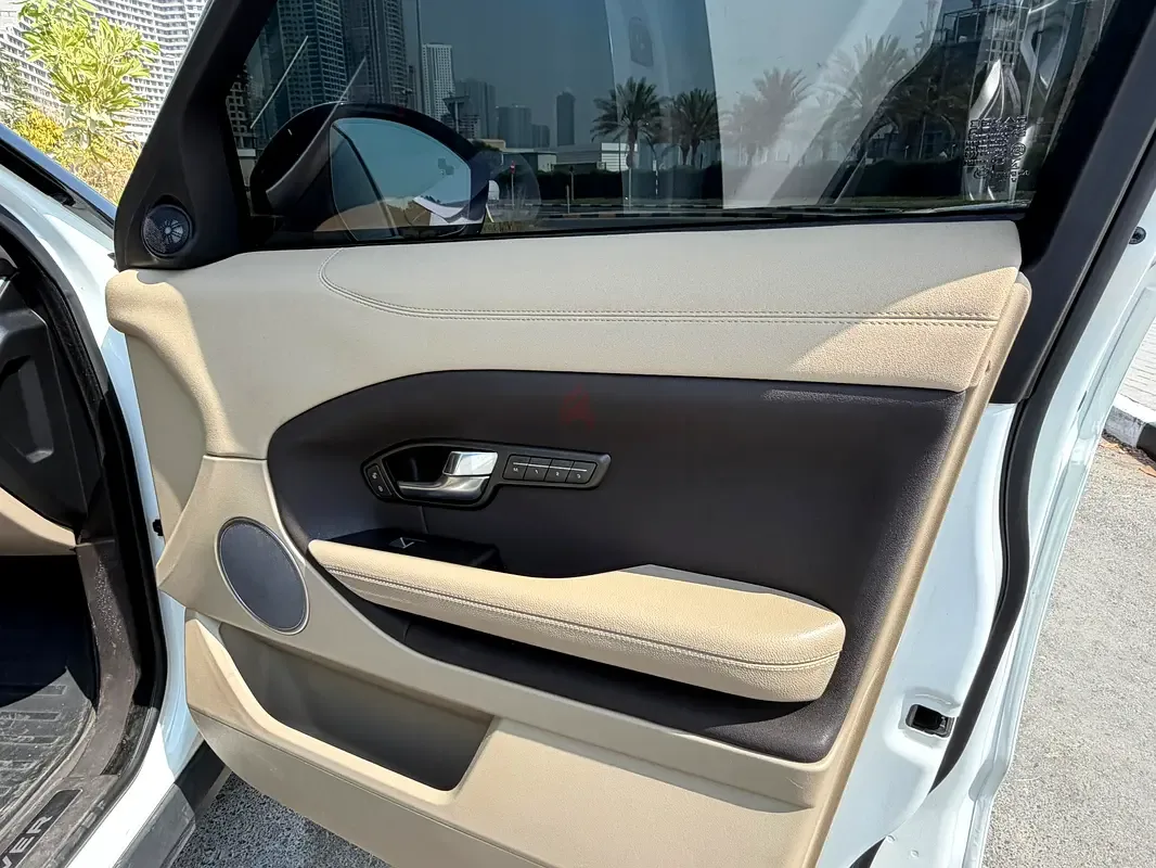 Land Rover Range Rover Evoque P250 AT AWD (249 hp) - 11