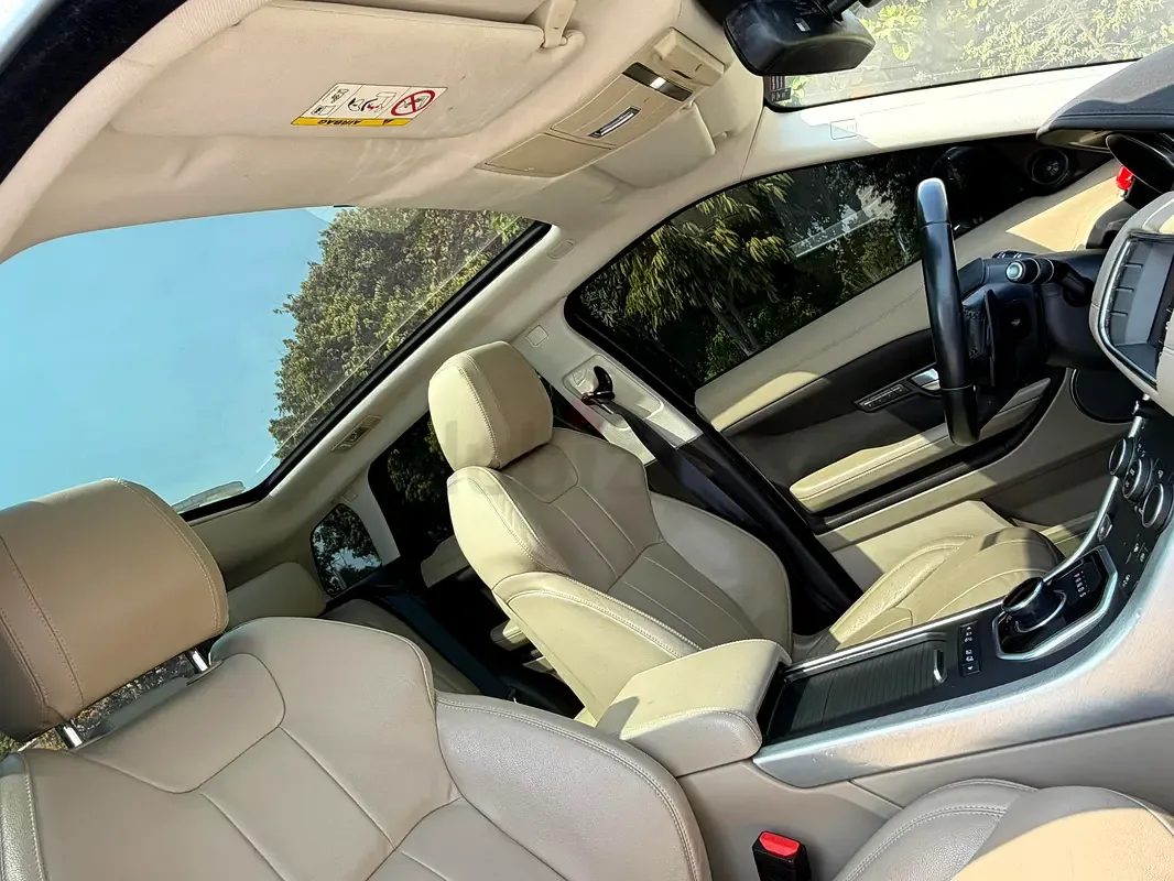 Land Rover Range Rover Evoque P250 AT AWD (249 hp) - 10