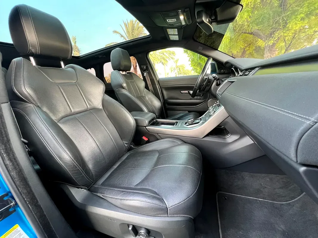 Land Rover Range Rover Evoque P250 AT AWD (249 حصان) - 11