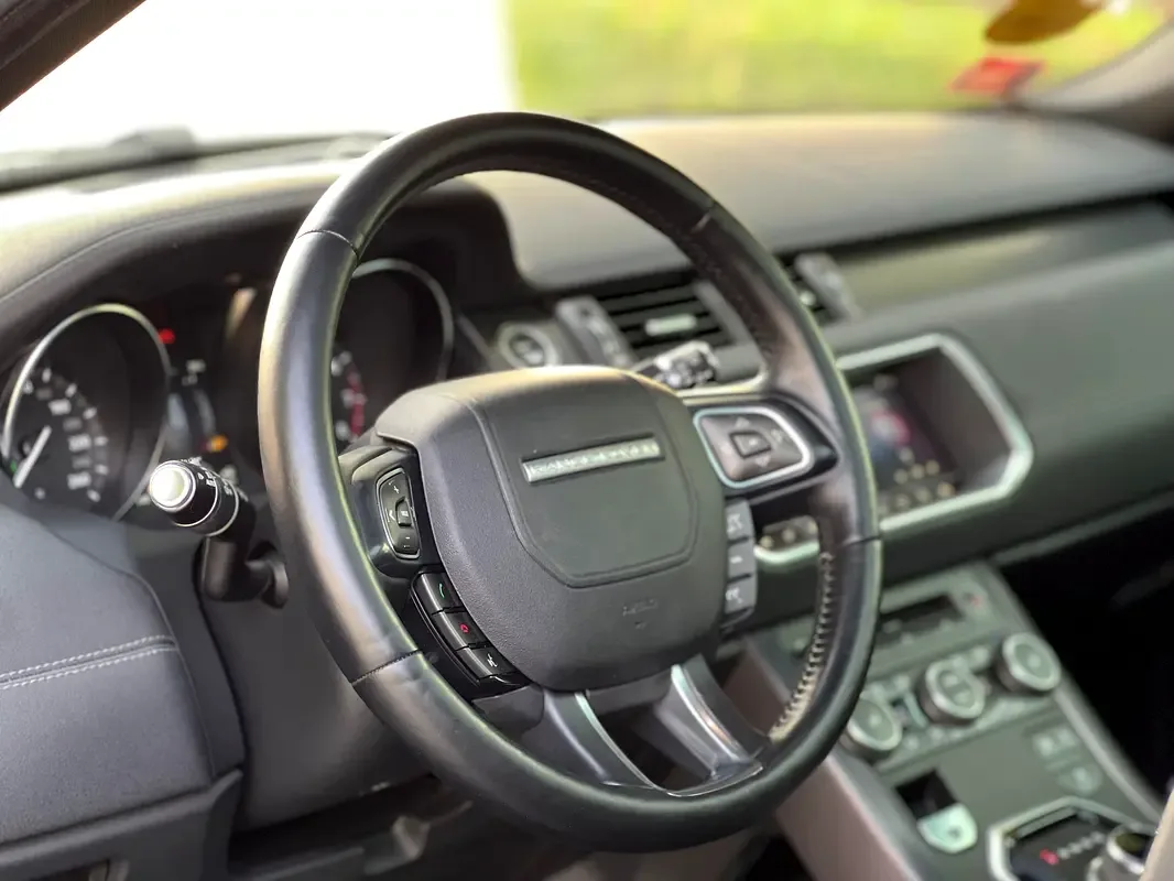 Land Rover Range Rover Evoque P250 AT AWD (249 حصان) - 14