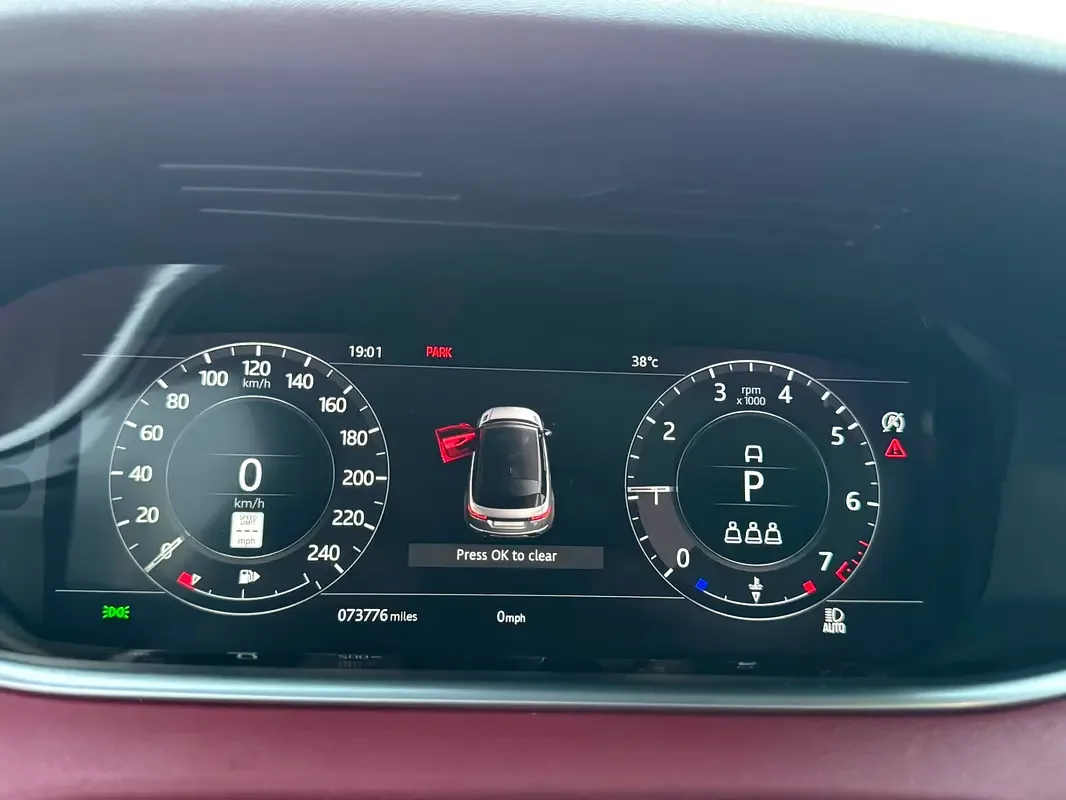 Land Rover Range Rover Evoque P250 AT AWD (249 hp) - 16