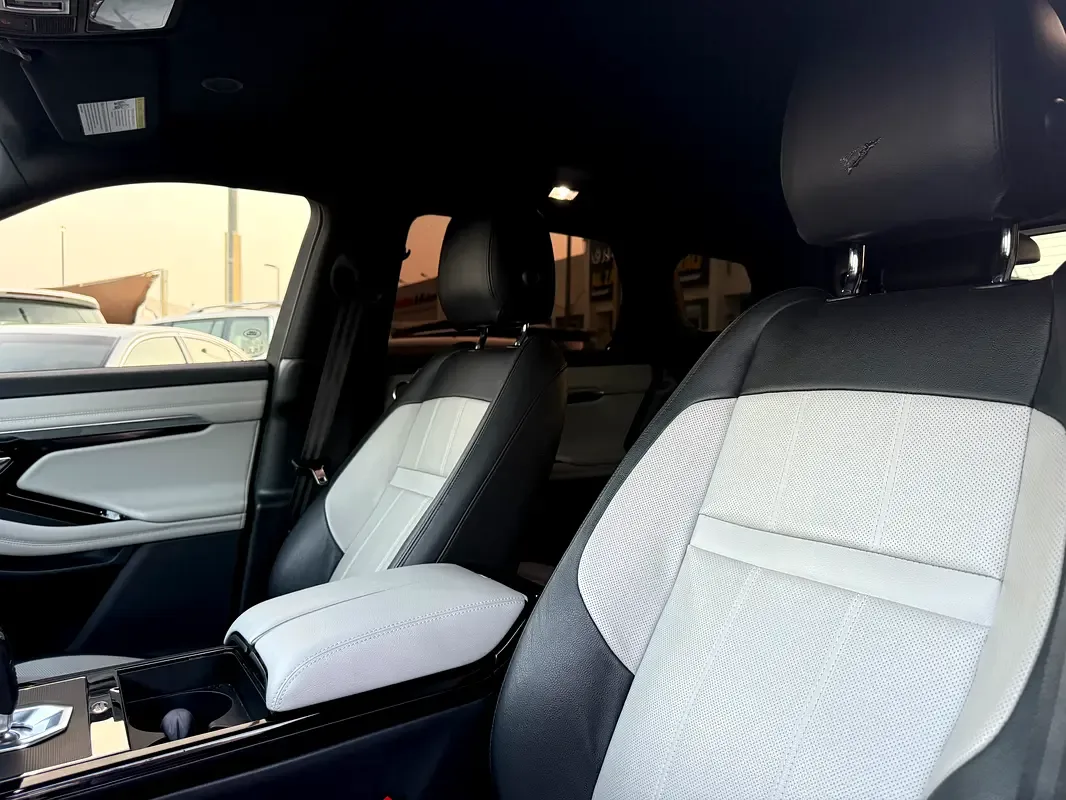Land Rover Range Rover Evoque P250 AT AWD (249 حصان) - 10