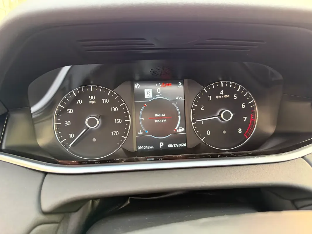 Land Rover Range Rover Evoque P250 AT AWD (249 حصان) - 8
