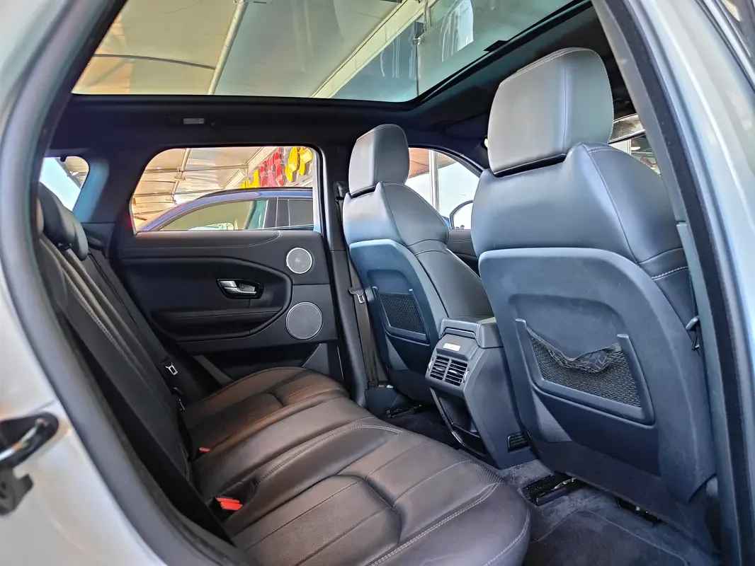 Land Rover Range Rover Evoque P250 AT AWD (249 hp) - 19