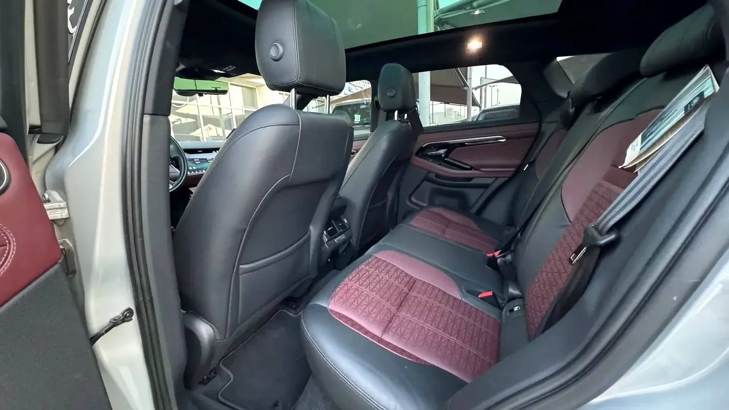 Land Rover Range Rover Evoque P250 AT AWD (249 حصان) - 16