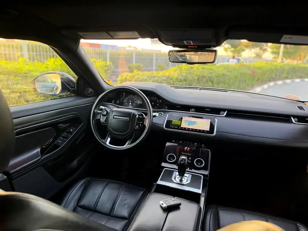 Land Rover Range Rover Evoque P250 AT AWD (249 حصان) - 11