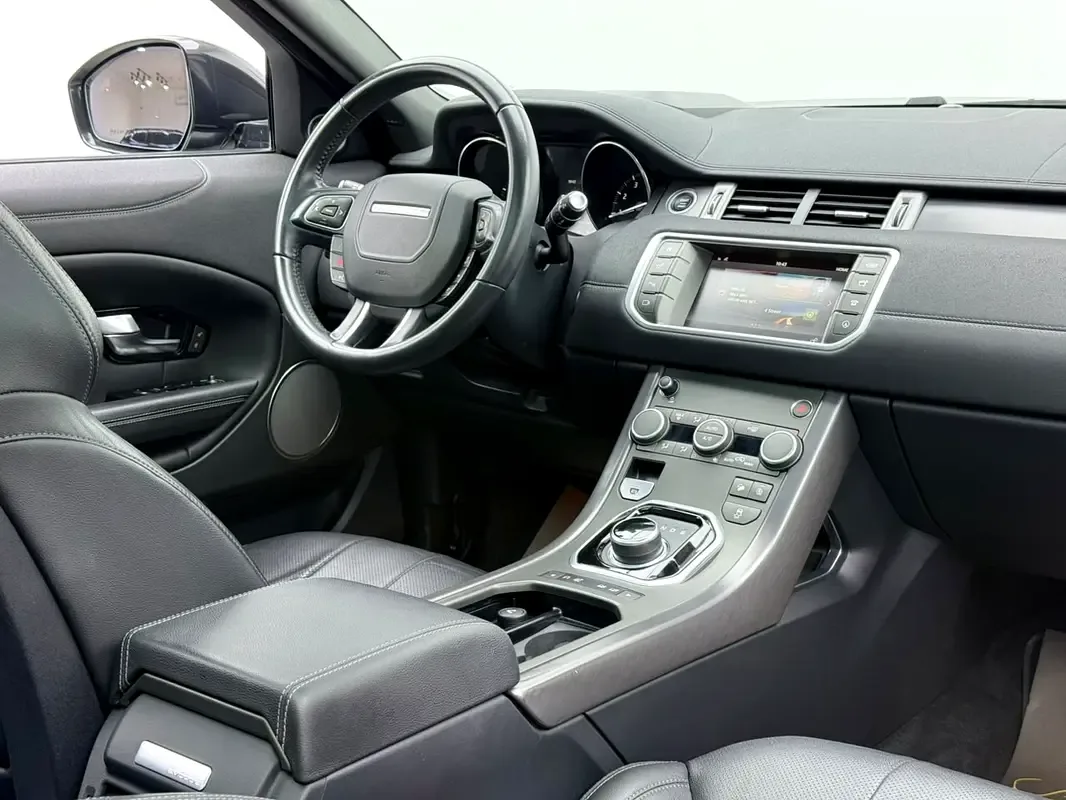 Land Rover Range Rover Evoque P250 AT AWD (249 حصان) - 11