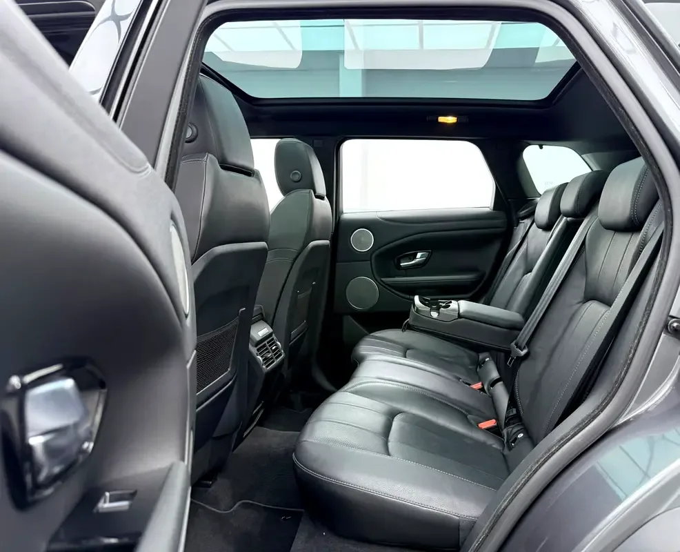 Land Rover Range Rover Evoque P250 AT AWD (249 حصان) - 17