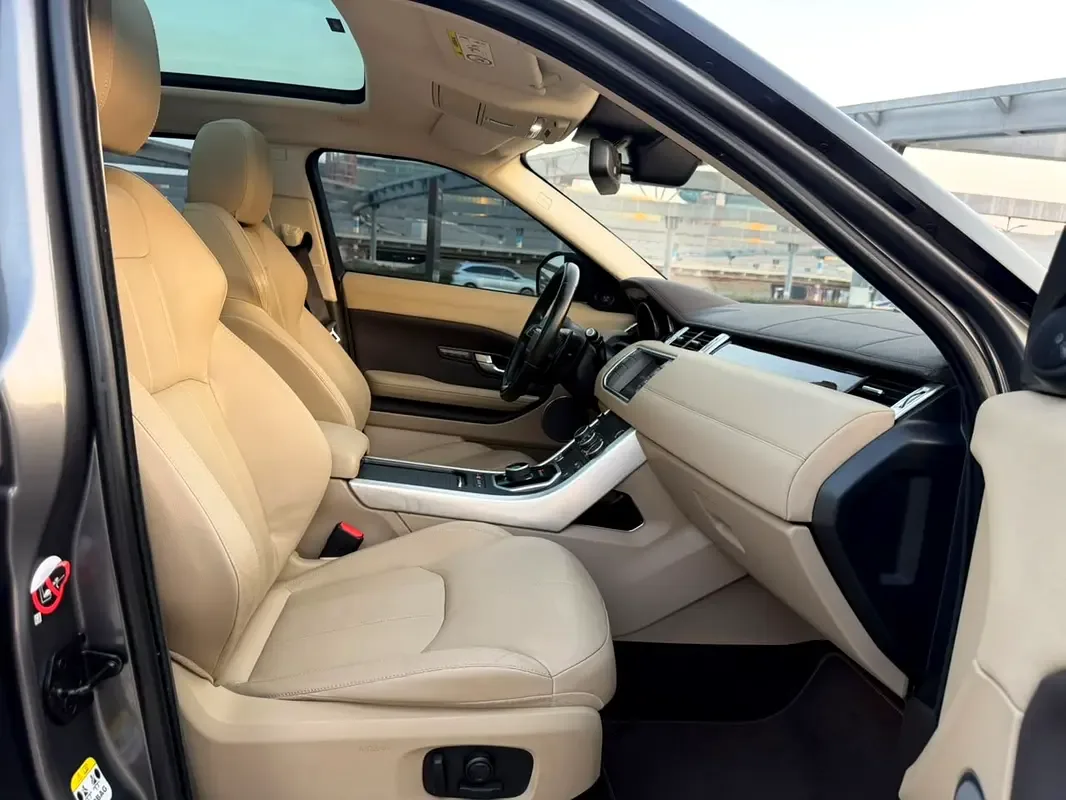 Land Rover Range Rover Evoque P250 AT AWD (249 hp) - 9