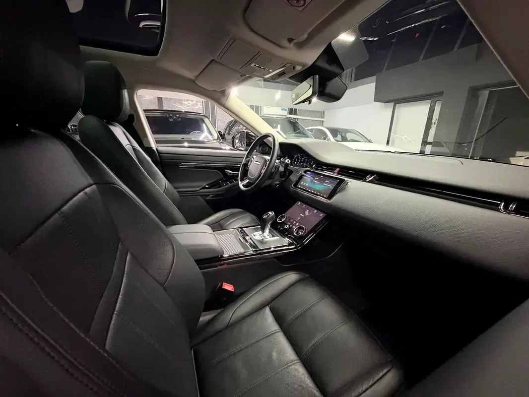 Land Rover Range Rover Evoque P250 AT AWD (249 hp) - 14