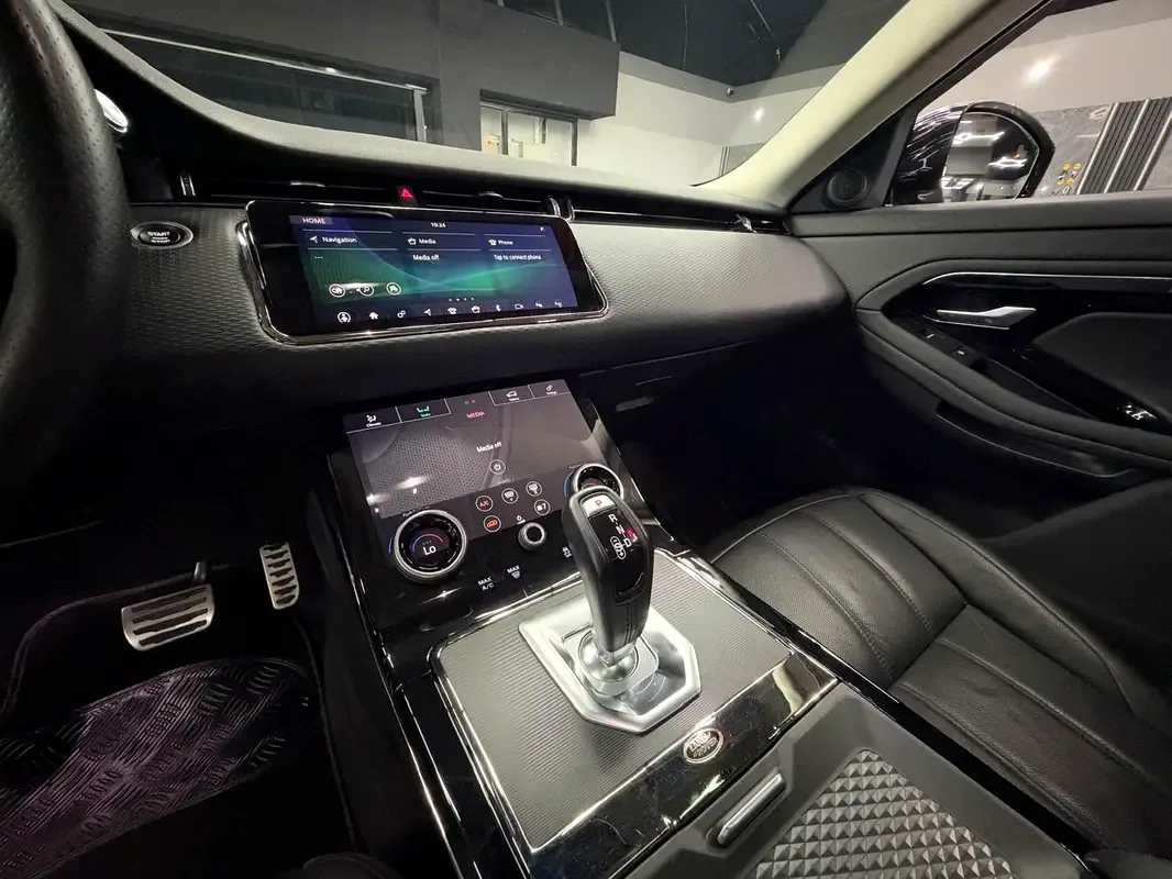Land Rover Range Rover Evoque P250 AT AWD (249 hp) - 13