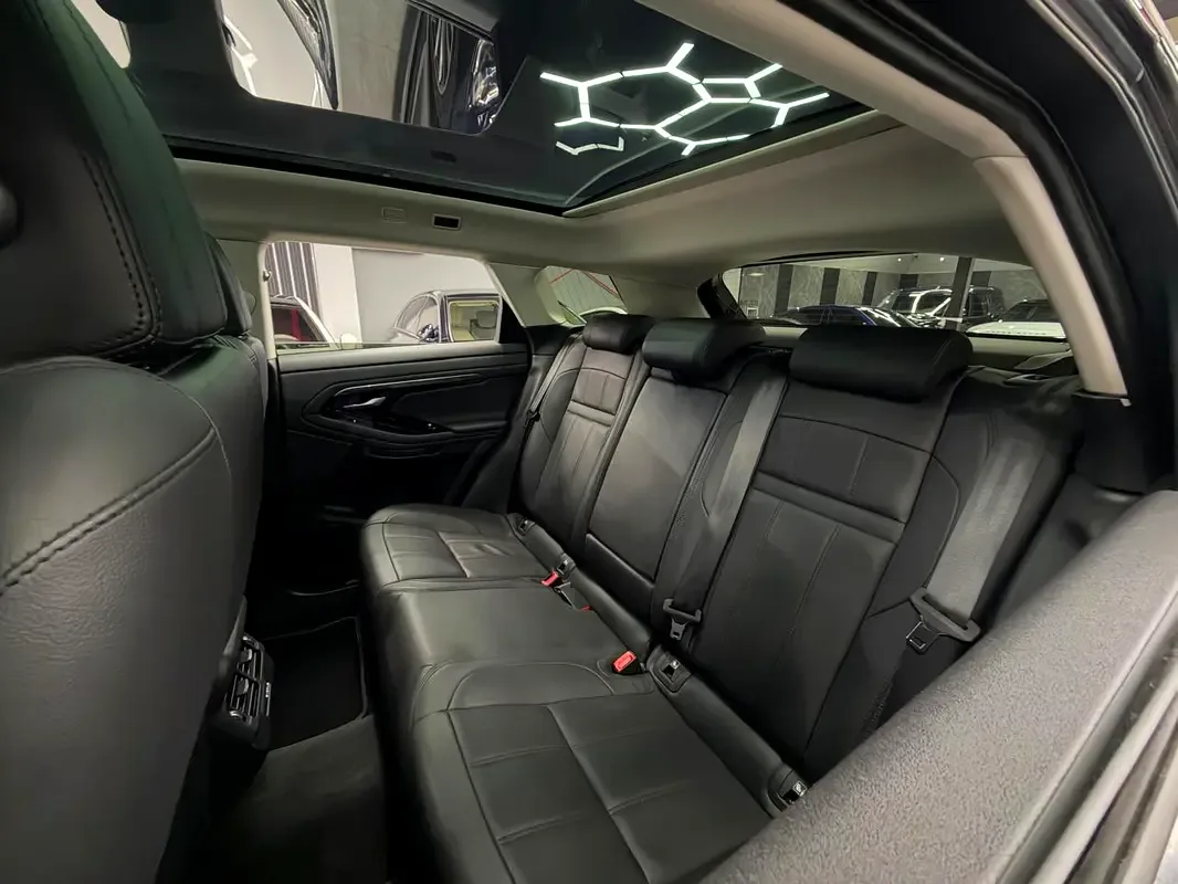 Land Rover Range Rover Evoque P250 AT AWD (249 hp) - 16