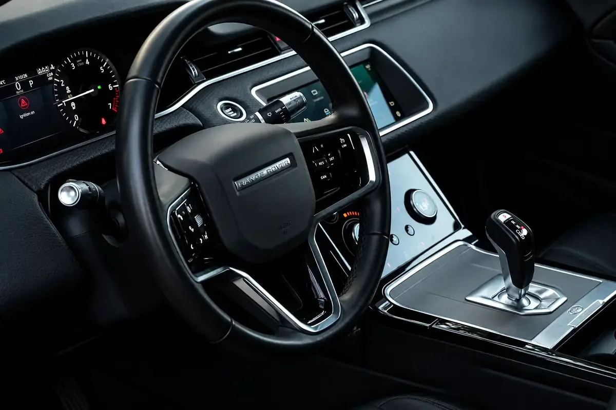 Land Rover Range Rover Evoque P250 AT AWD (249 hp) - 13