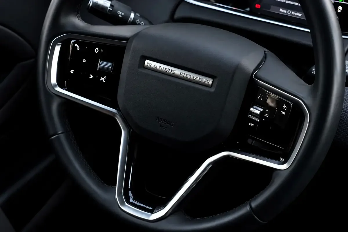 Land Rover Range Rover Evoque P250 AT AWD (249 hp) - 18