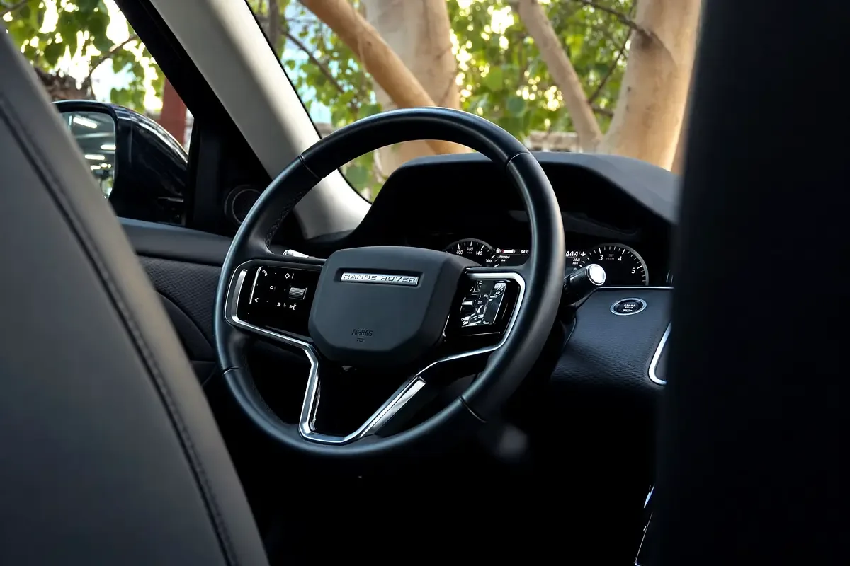 Land Rover Range Rover Evoque P250 AT AWD (249 hp) - 17