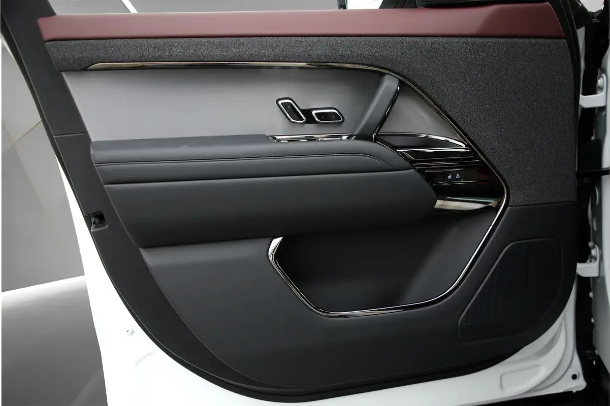 Land Rover Range Rover Sport 3.0 AT 4WD (360 حصان) - 12