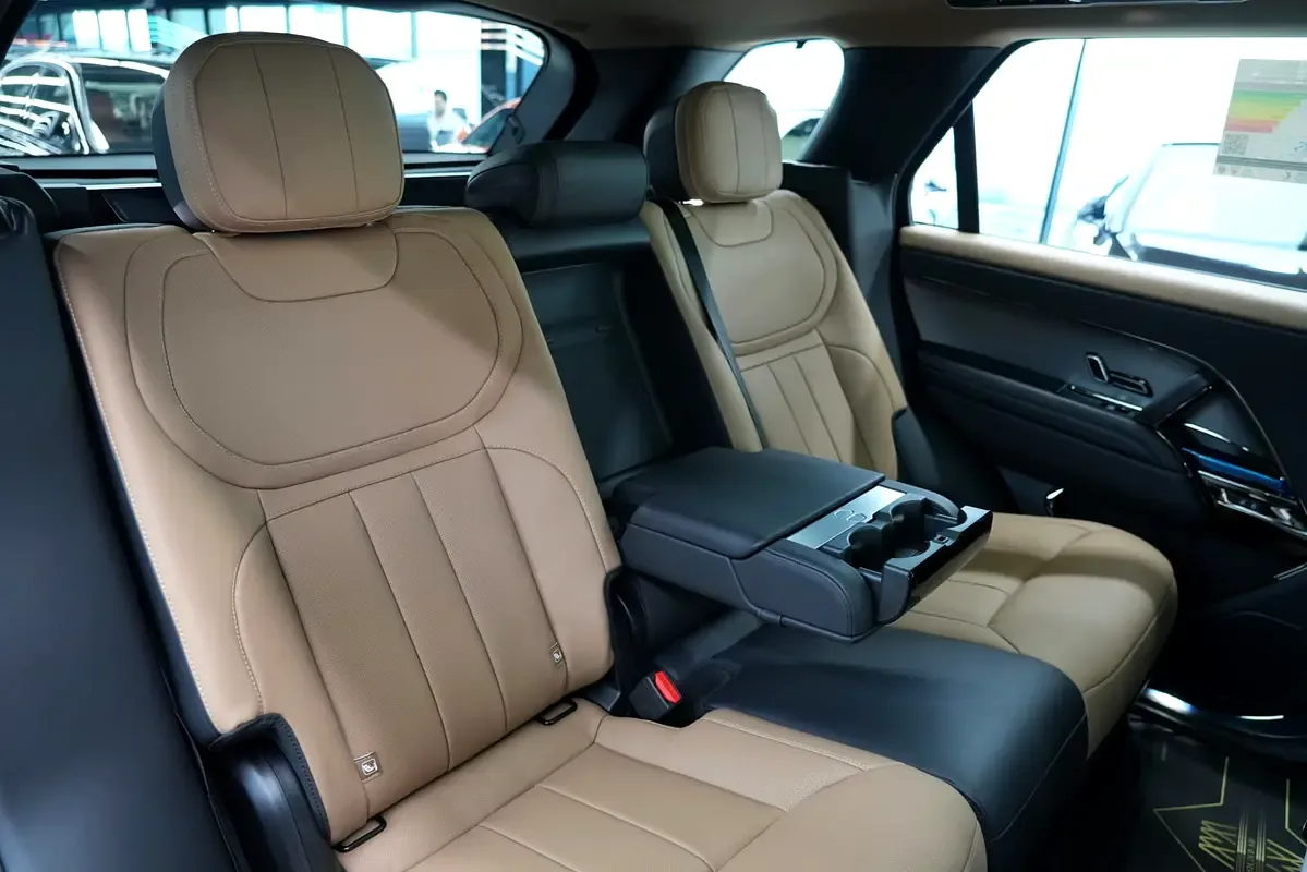 Land Rover Range Rover Sport 3.0 AT 4WD (360 حصان) - 13