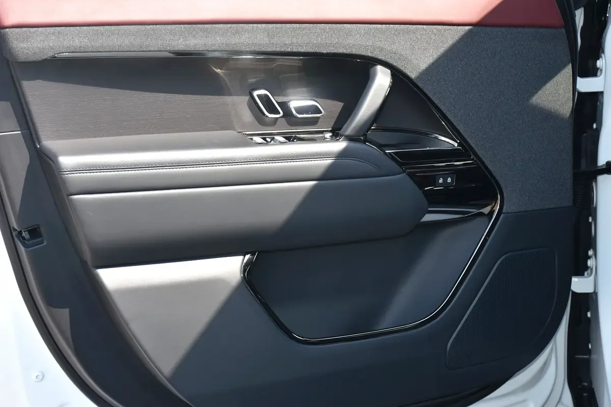 Land Rover Range Rover Sport 3.0 AT 4WD (360 hp) - 16