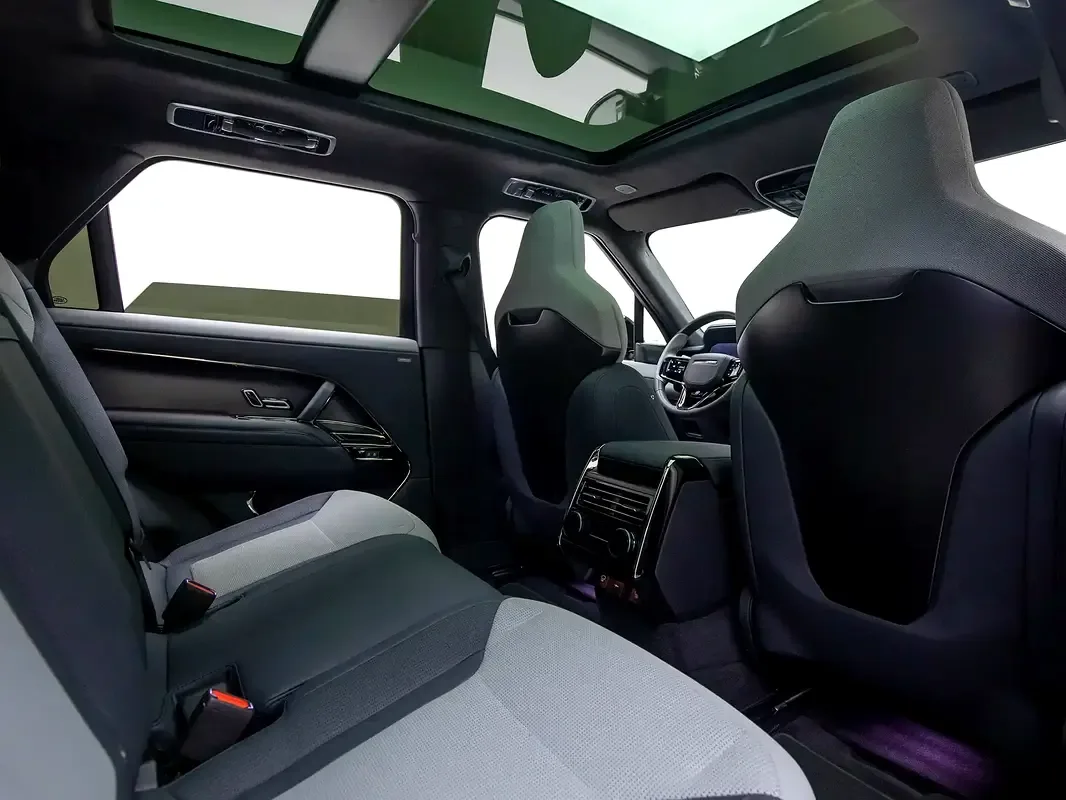 Land Rover Range Rover Sport 3.0 AT 4WD (400 حصان) - 17