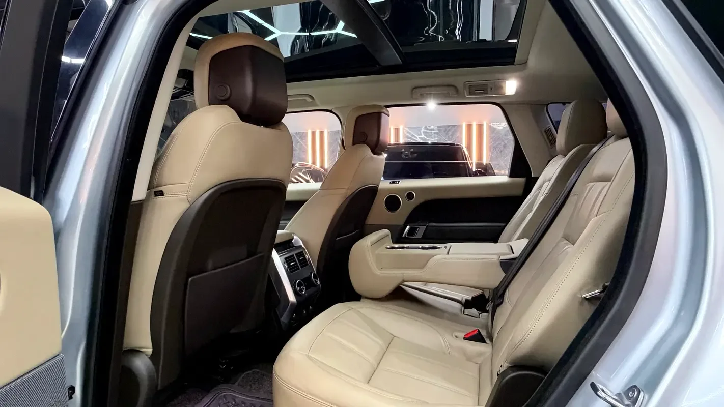 Land Rover Range Rover Sport 3.0 AT AWD (360 حصان) - 10