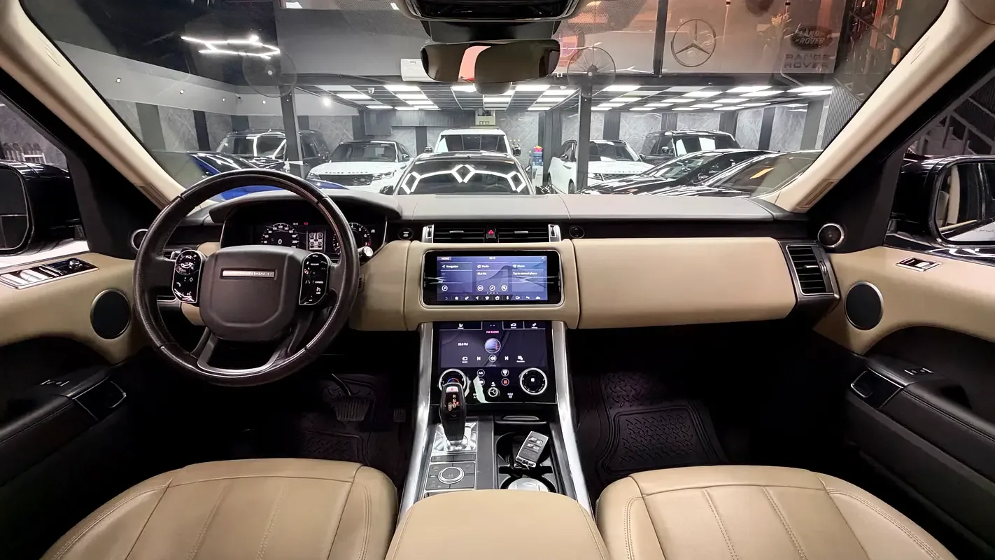 Land Rover Range Rover Sport 3.0 AT AWD (360 حصان) - 16