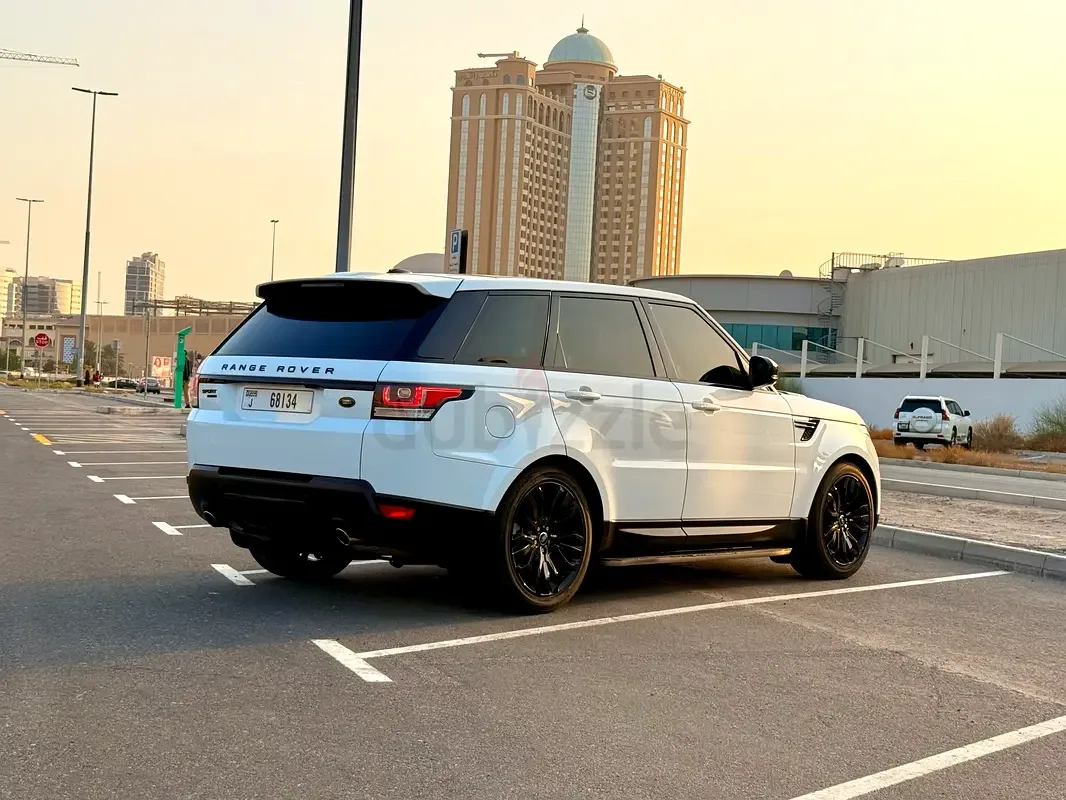 Land Rover Range Rover Sport 3.0 SDV6 Hybrid AT AWD (340 حصان) - 3