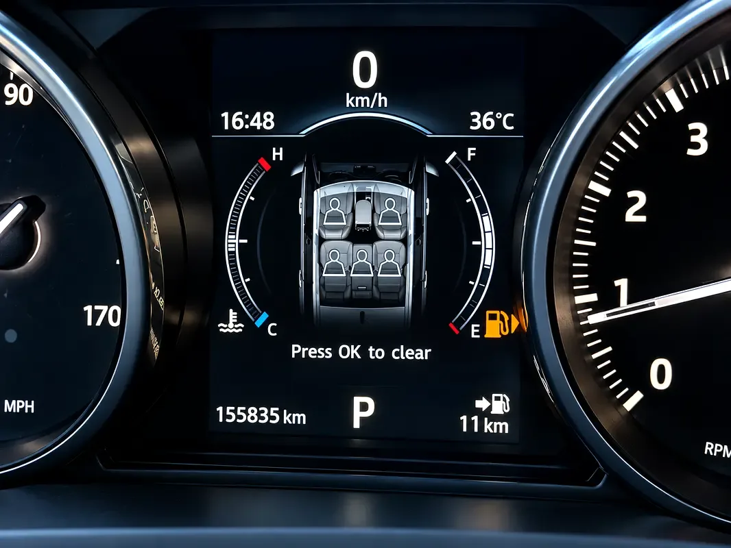 Land Rover Range Rover Sport 3.0 SDV6 Hybrid AT AWD (340 حصان) - 17