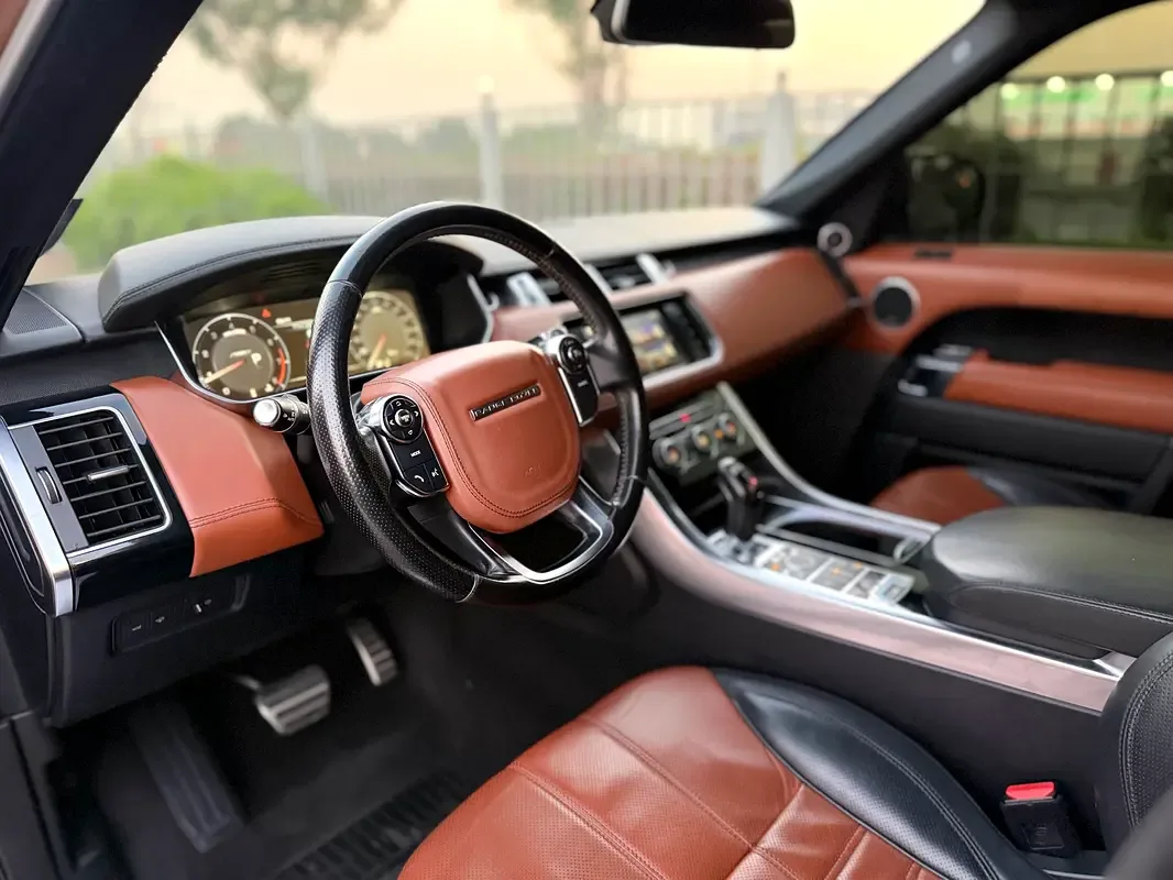 Land Rover Range Rover Sport 3.0 SDV6 Hybrid AT AWD (340 حصان) - 9