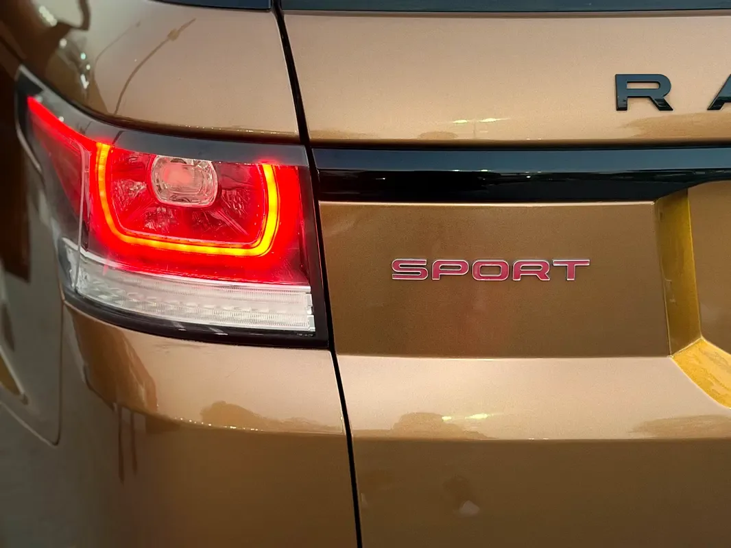 Land Rover Range Rover Sport 3.0 SDV6 Hybrid AT AWD (340 حصان) - 12